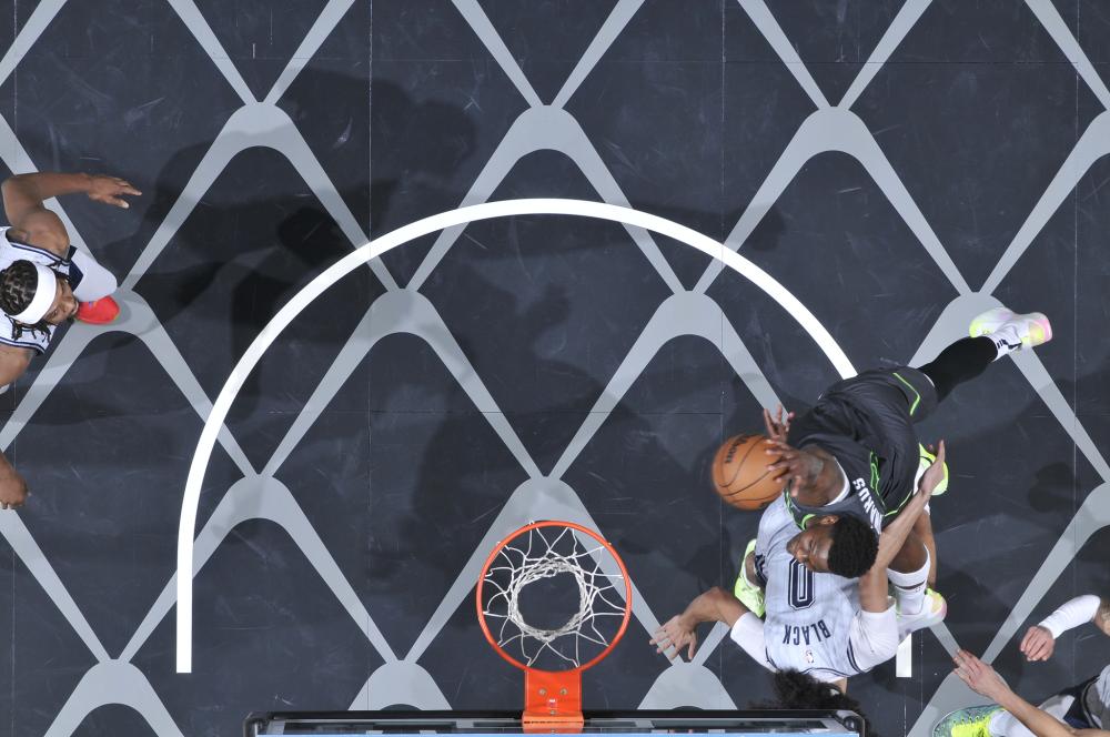 都为球场增 都为球场增